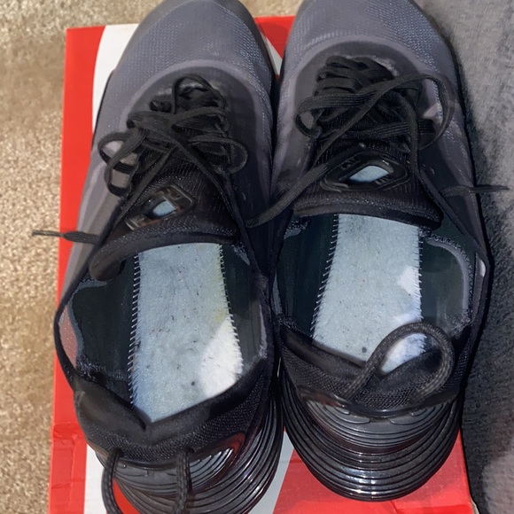 Nike Air Max 2090
Men's Shoe
Size 13
Style BV9977-001 - Picture 10 of 11